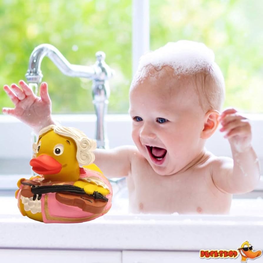 Amazon.co.jp: Rubber Duck Mozart in Pink - ゴム製のアヒル